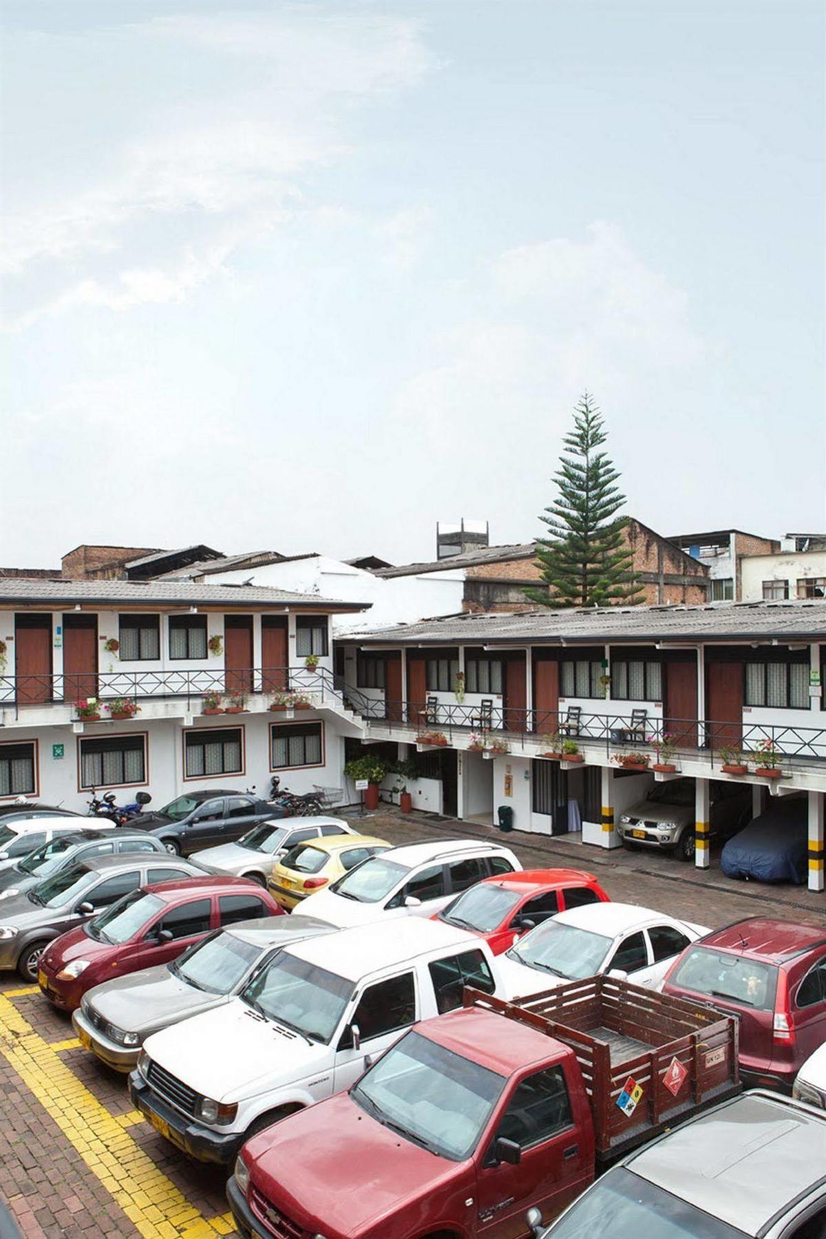 Hotel Lusitania Ibagué エクステリア 写真